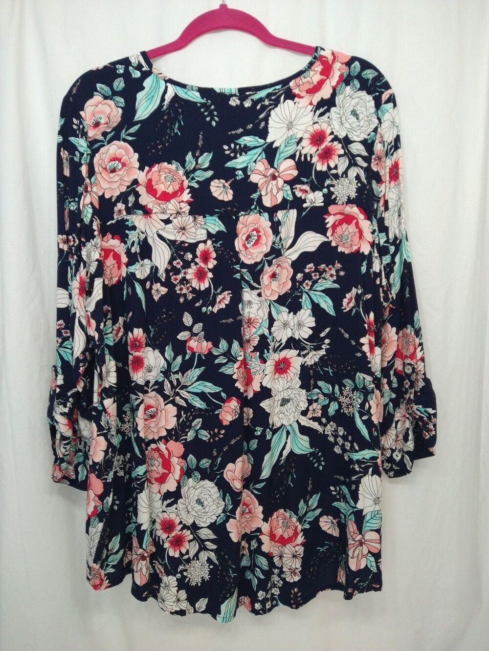Emily Daniels Size 1X Henley Popover Blouse Roll Tab Sleeve Black Floral - Picture 2 of 9